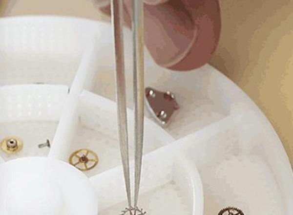 苏州卡地亚名表官方售后保养服务点